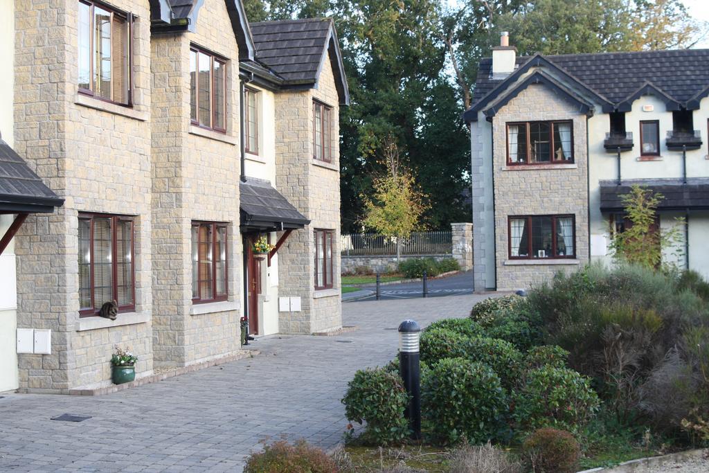 Woodside Self Catering Lough Rynn Villa Mohill Room photo